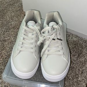 Kids, womens Fila shoes